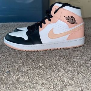 Jordan retro 1 mid size 11 no box